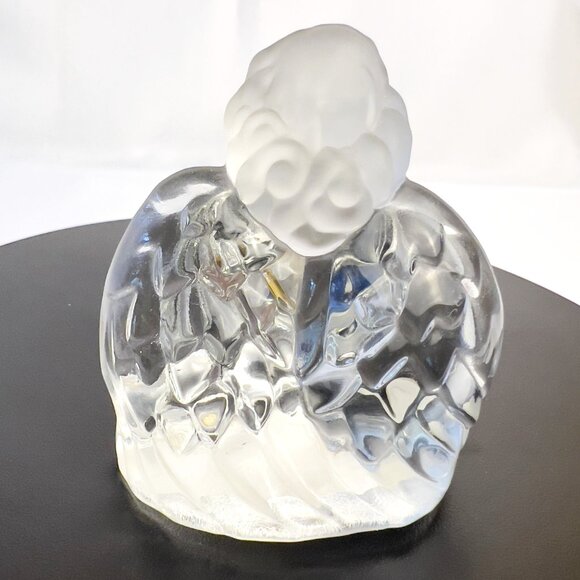 Fenton Guardian Angel Vintage Figurine with Emerald Green Brooch UV Glow USA - Picture 7 of 12